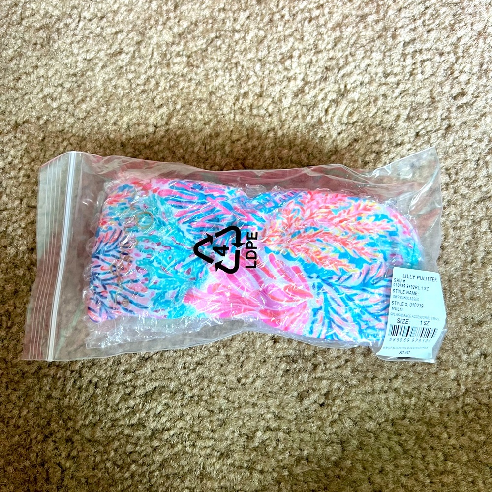 NEW Lilly Pulitzer sunglasses in case